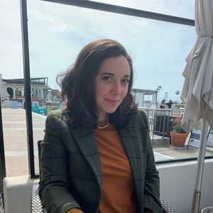 Meet your Posher, Ana